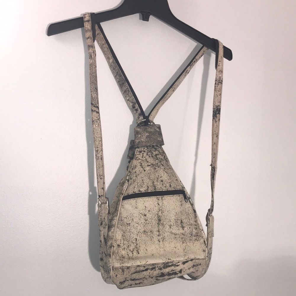 Vintage convertible purse/backpack